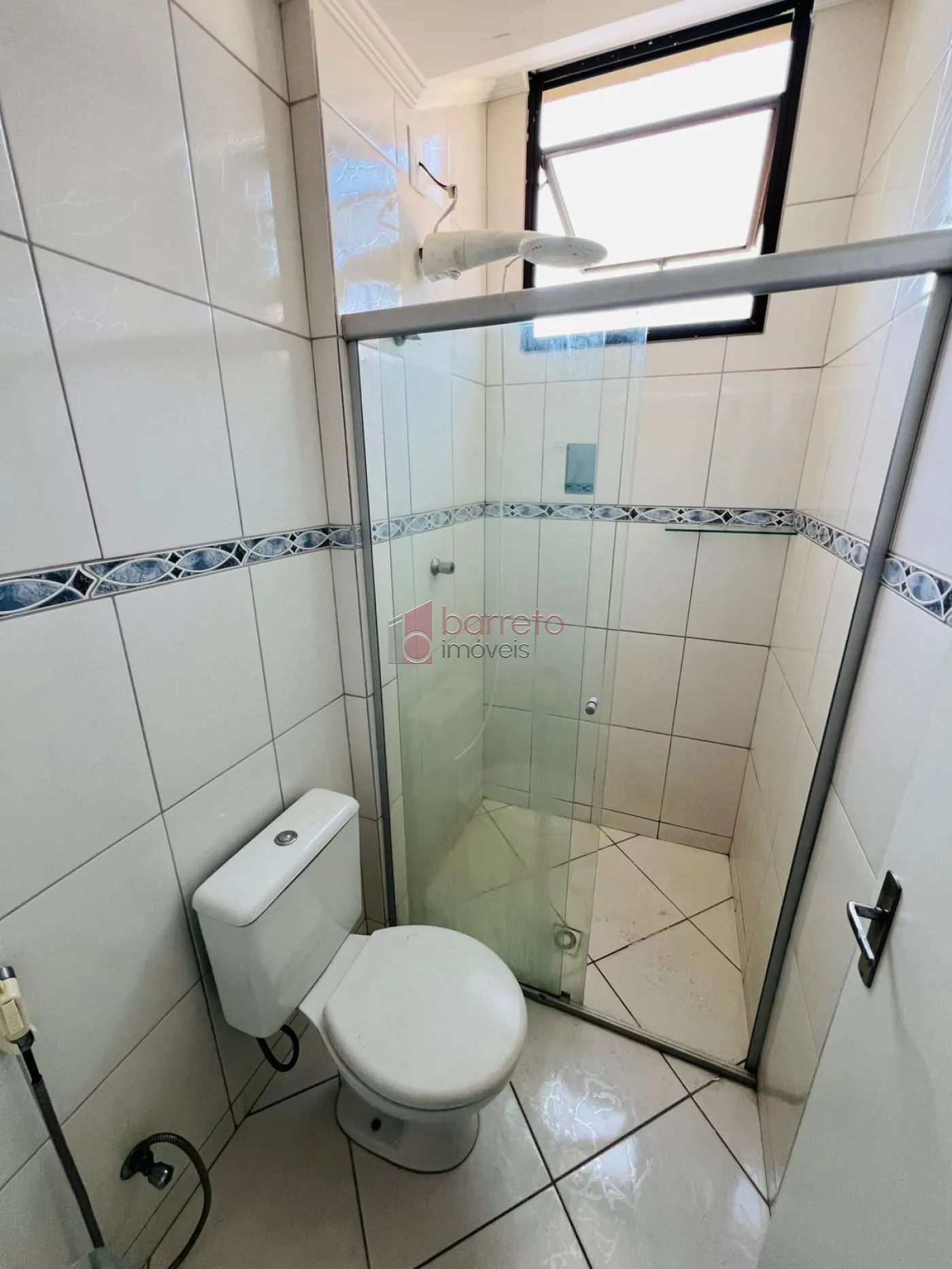 APARTAMENTO SEMI MOBILIADO PARA LOCAÇÃO E VENDA NO CONDOMÍNIO CHÁCARA DAS FLORES II – JUNDIAÍ/SP