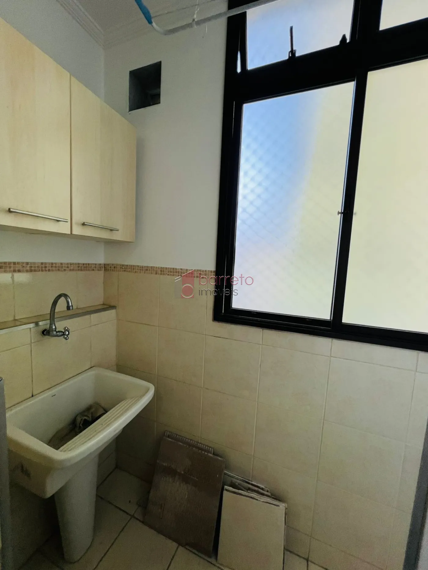 APARTAMENTO SEMI MOBILIADO PARA LOCAÇÃO E VENDA NO CONDOMÍNIO CHÁCARA DAS FLORES II – JUNDIAÍ/SP