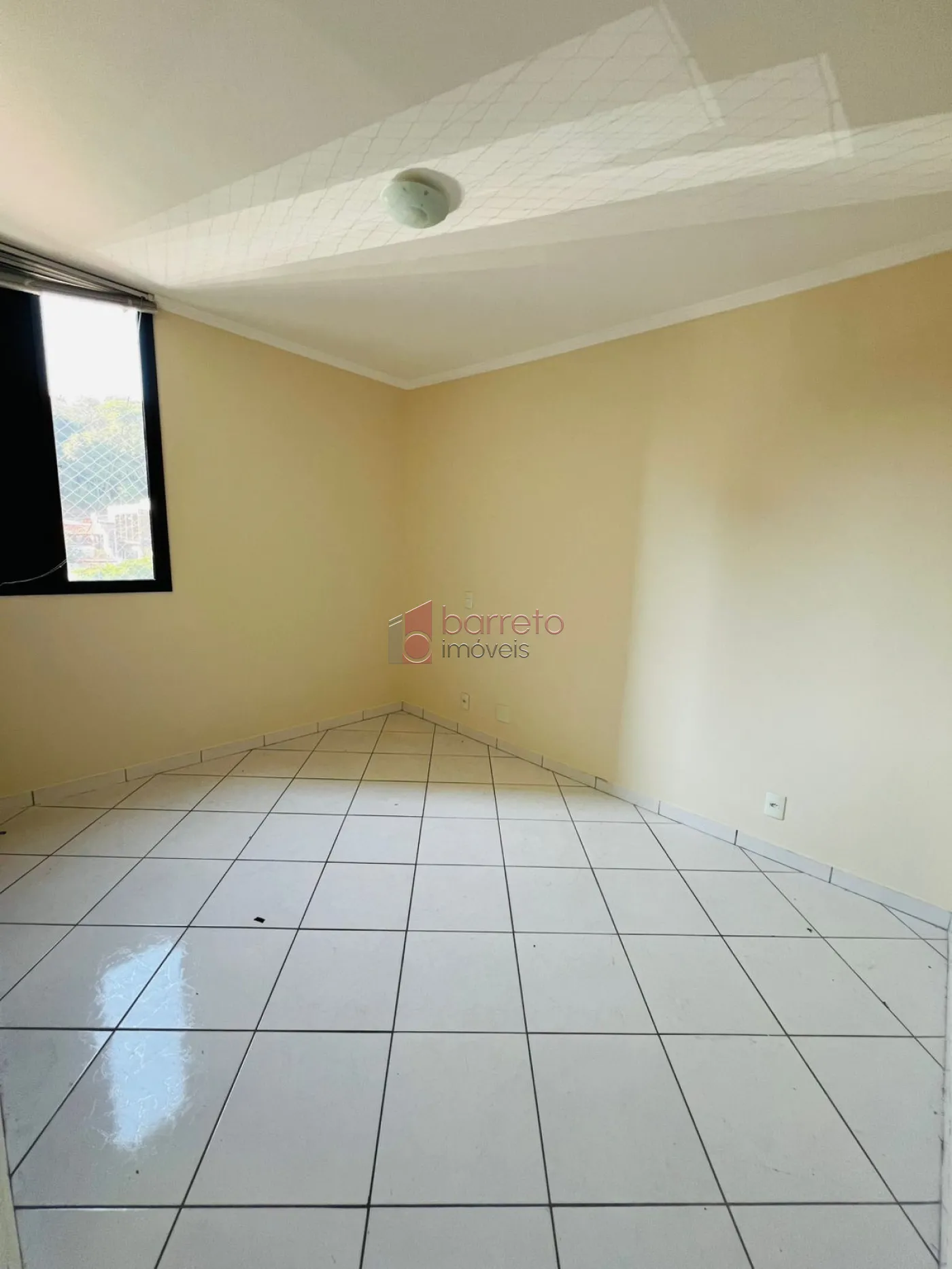 APARTAMENTO SEMI MOBILIADO PARA LOCAÇÃO E VENDA NO CONDOMÍNIO CHÁCARA DAS FLORES II – JUNDIAÍ/SP