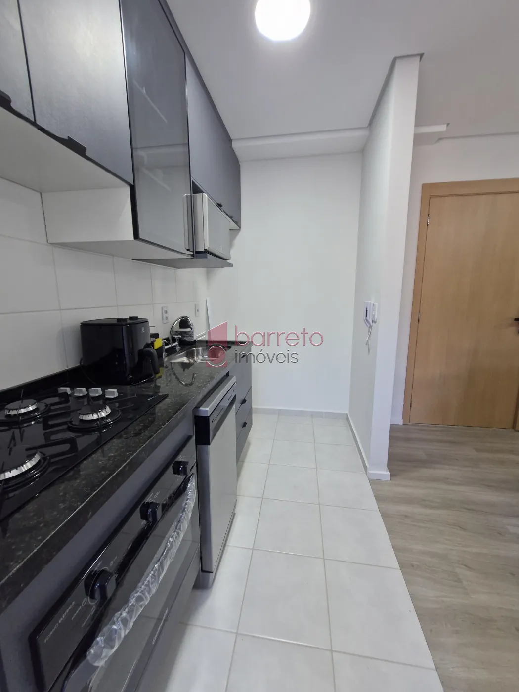 APARTAMENTO SEMI MOBILIADO PARA LOCAÇÃO NO CONDOMÍNIO MAXX SANTA ANGELA – JUNDIAÍ/SP