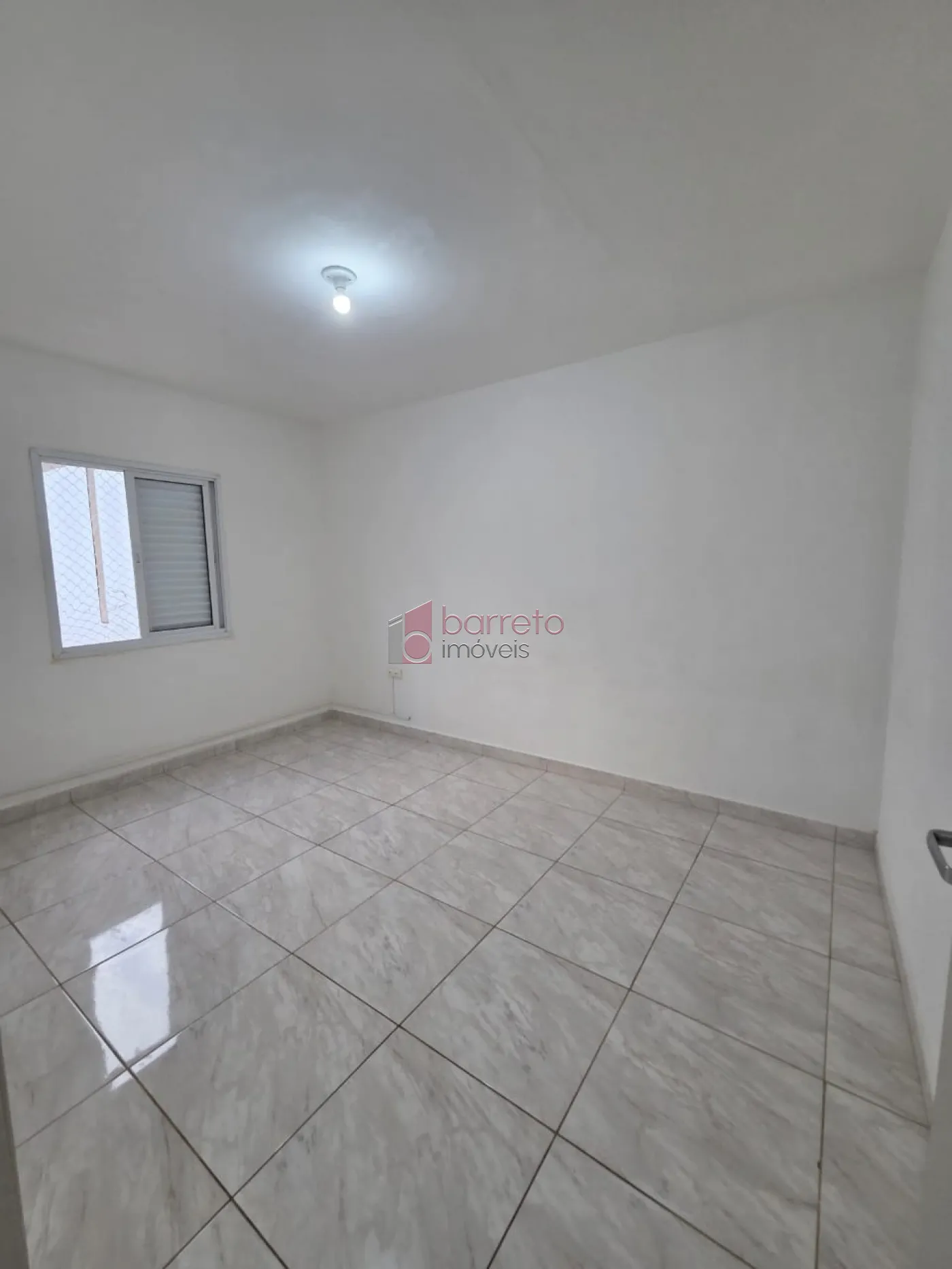 CASA COM ENTRADA INDEPENDENTE PARA LOCAÇÃO NA PONTE SÃO JOÃO – JUNDIAÍ/SP