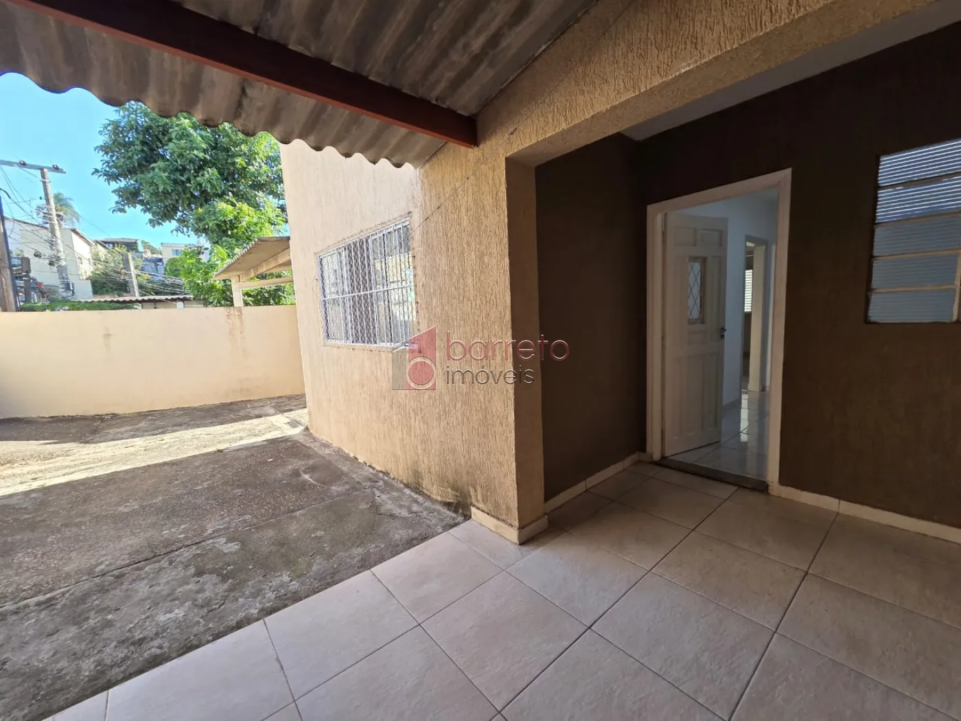 CASA COM ENTRADA INDEPENDENTE PARA LOCAÇÃO NA PONTE SÃO JOÃO – JUNDIAÍ/SP