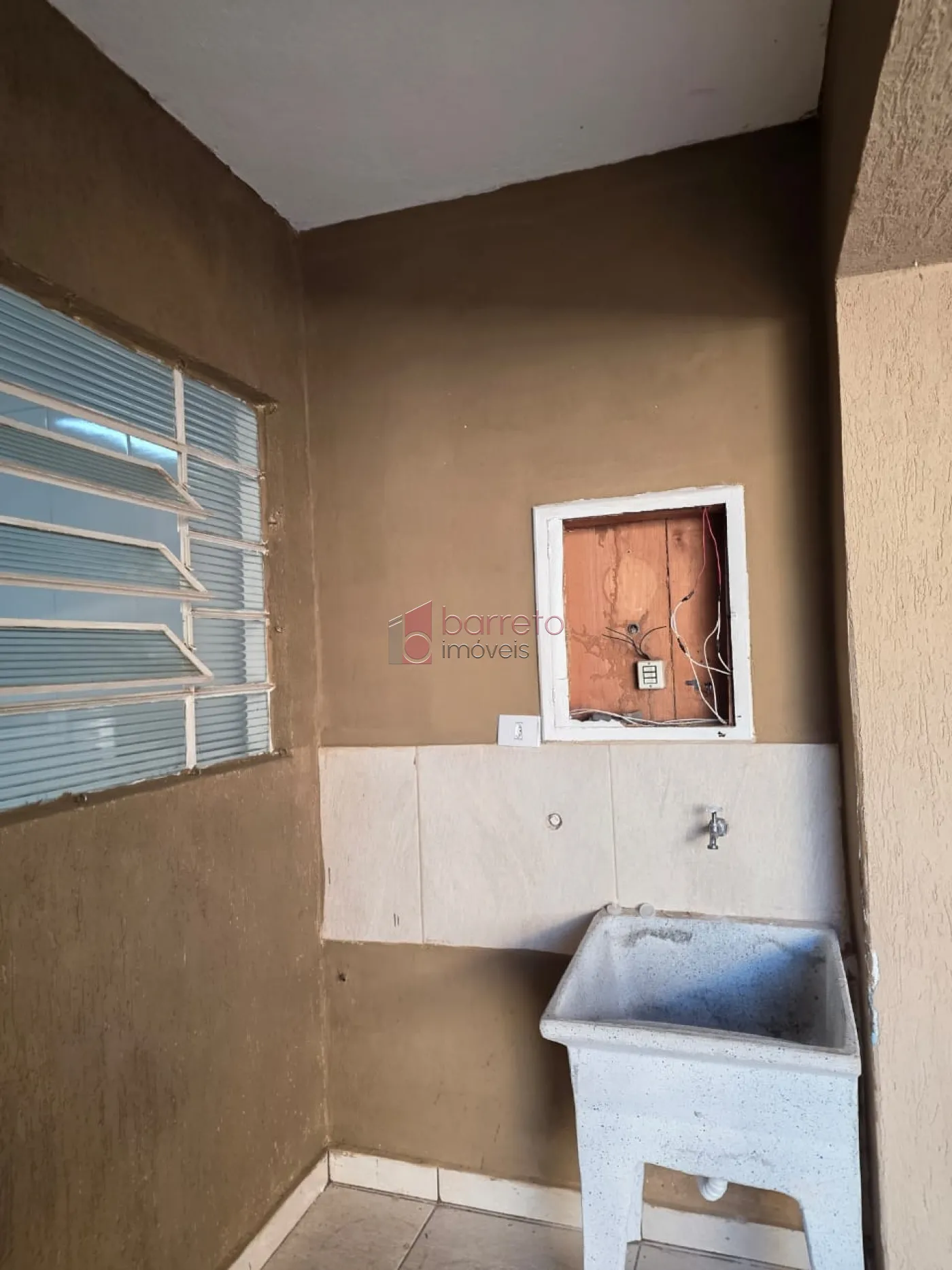 CASA COM ENTRADA INDEPENDENTE PARA LOCAÇÃO NA PONTE SÃO JOÃO – JUNDIAÍ/SP