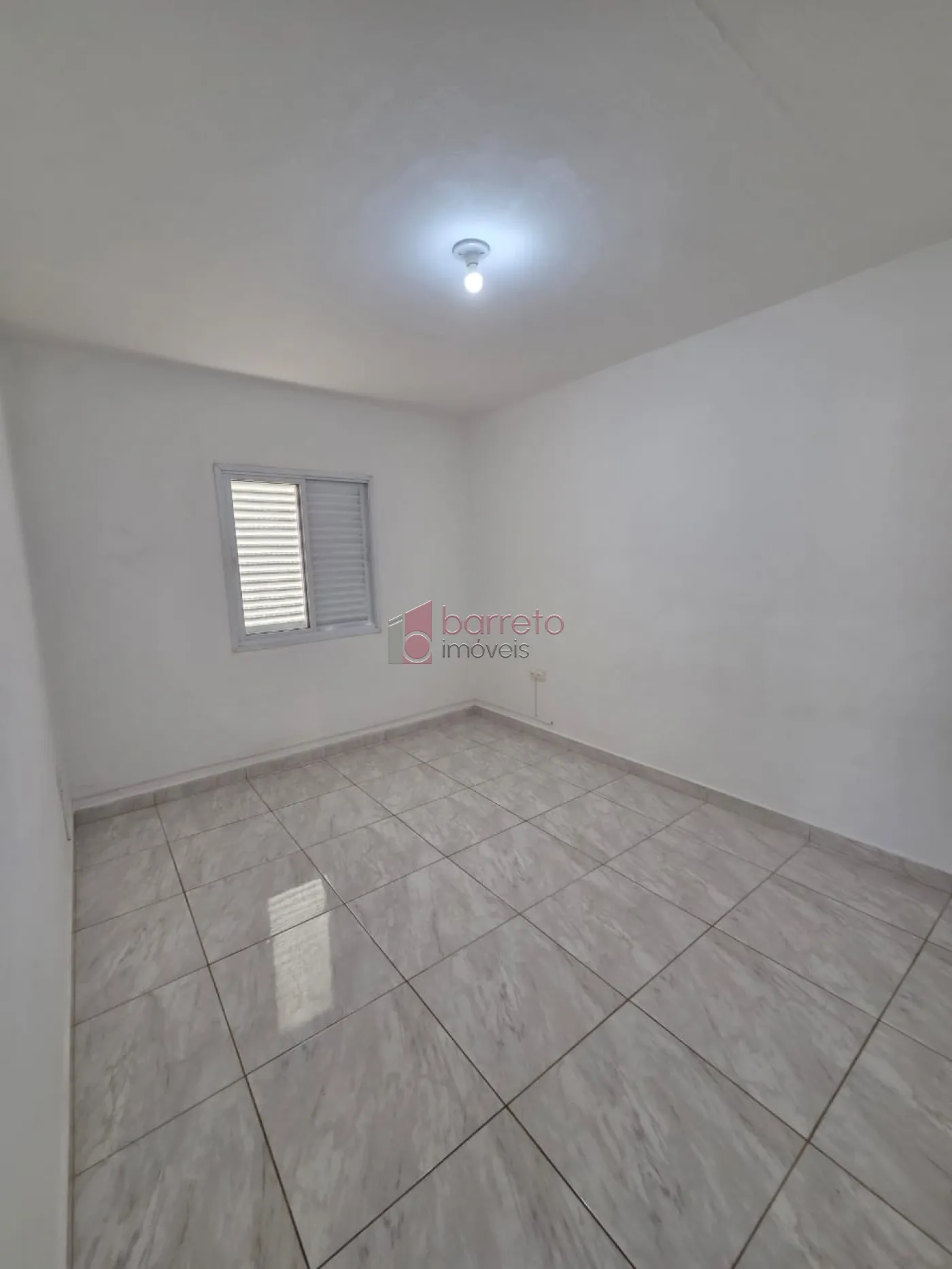 CASA COM ENTRADA INDEPENDENTE PARA LOCAÇÃO NA PONTE SÃO JOÃO – JUNDIAÍ/SP
