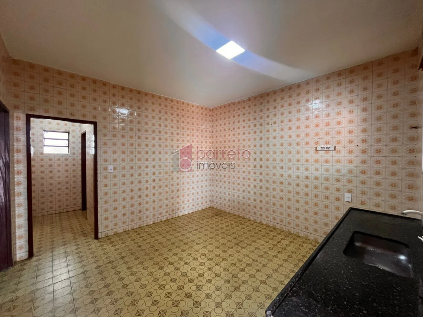 CASA COM SALÃO À VENDA NO JARDIM MARTINS EM JUNDIAÍ/SP