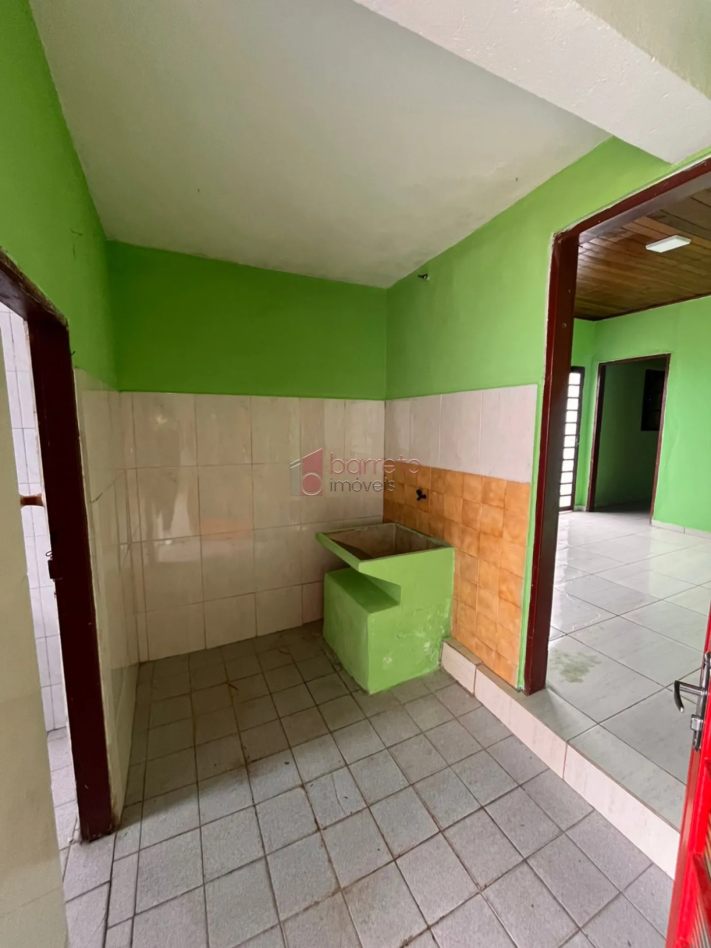 CASA COM SALÃO À VENDA NO JARDIM MARTINS EM JUNDIAÍ/SP
