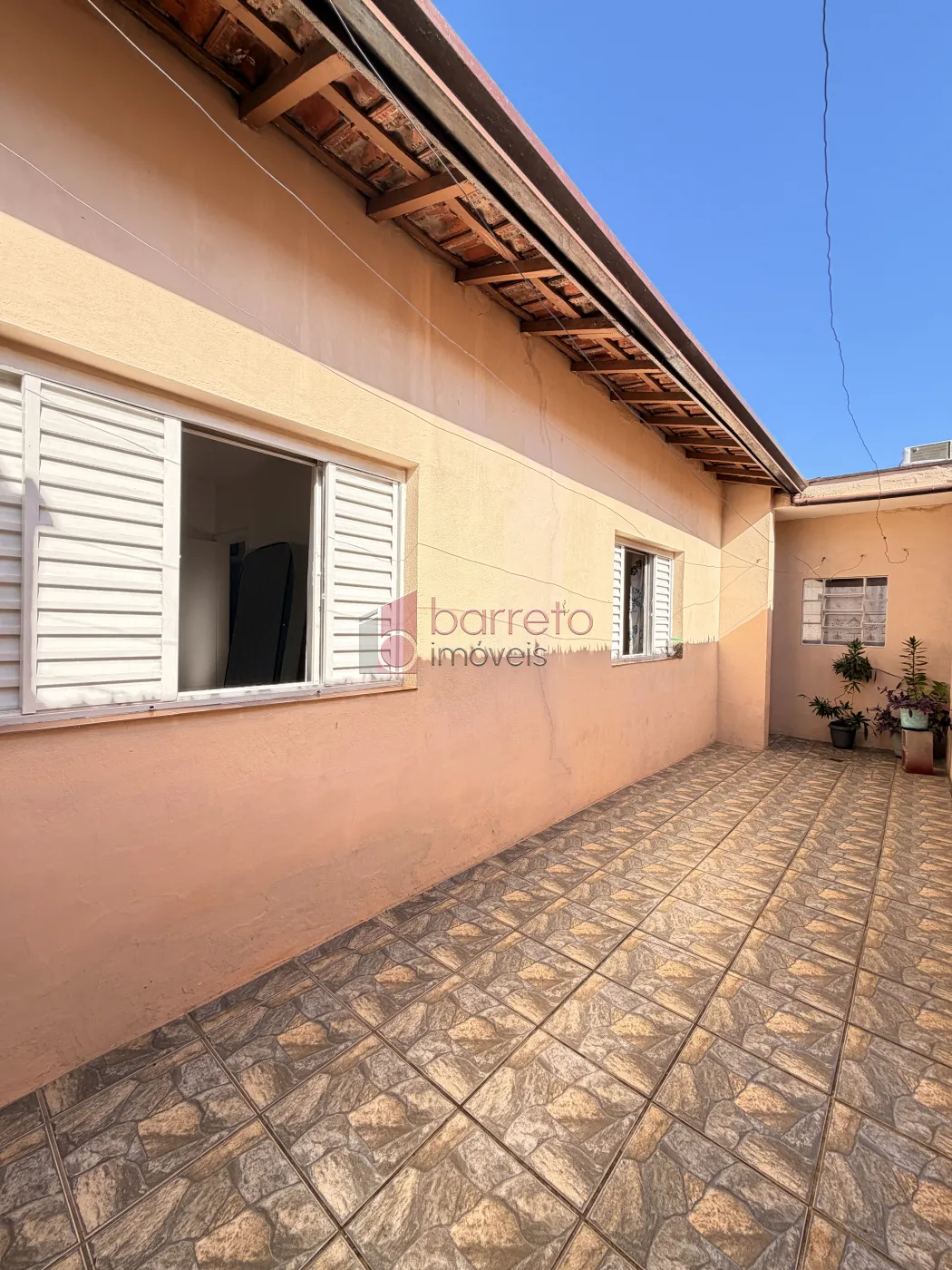 CASA TÉRREA À VENDA – 03 QUARTOS – JARDIM DANÚBIO – JUNDIAÍ/SP