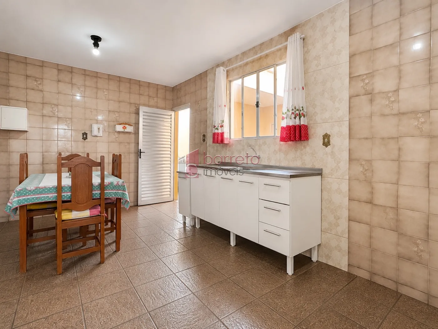 CASA TÉRREA À VENDA – 03 QUARTOS – JARDIM DANÚBIO – JUNDIAÍ/SP