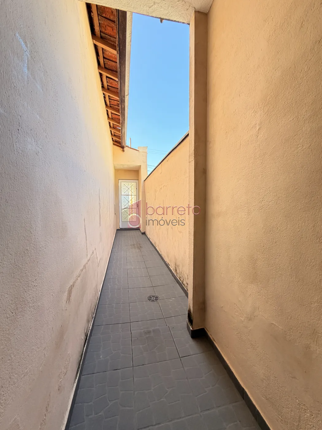CASA TÉRREA À VENDA – 03 QUARTOS – JARDIM DANÚBIO – JUNDIAÍ/SP