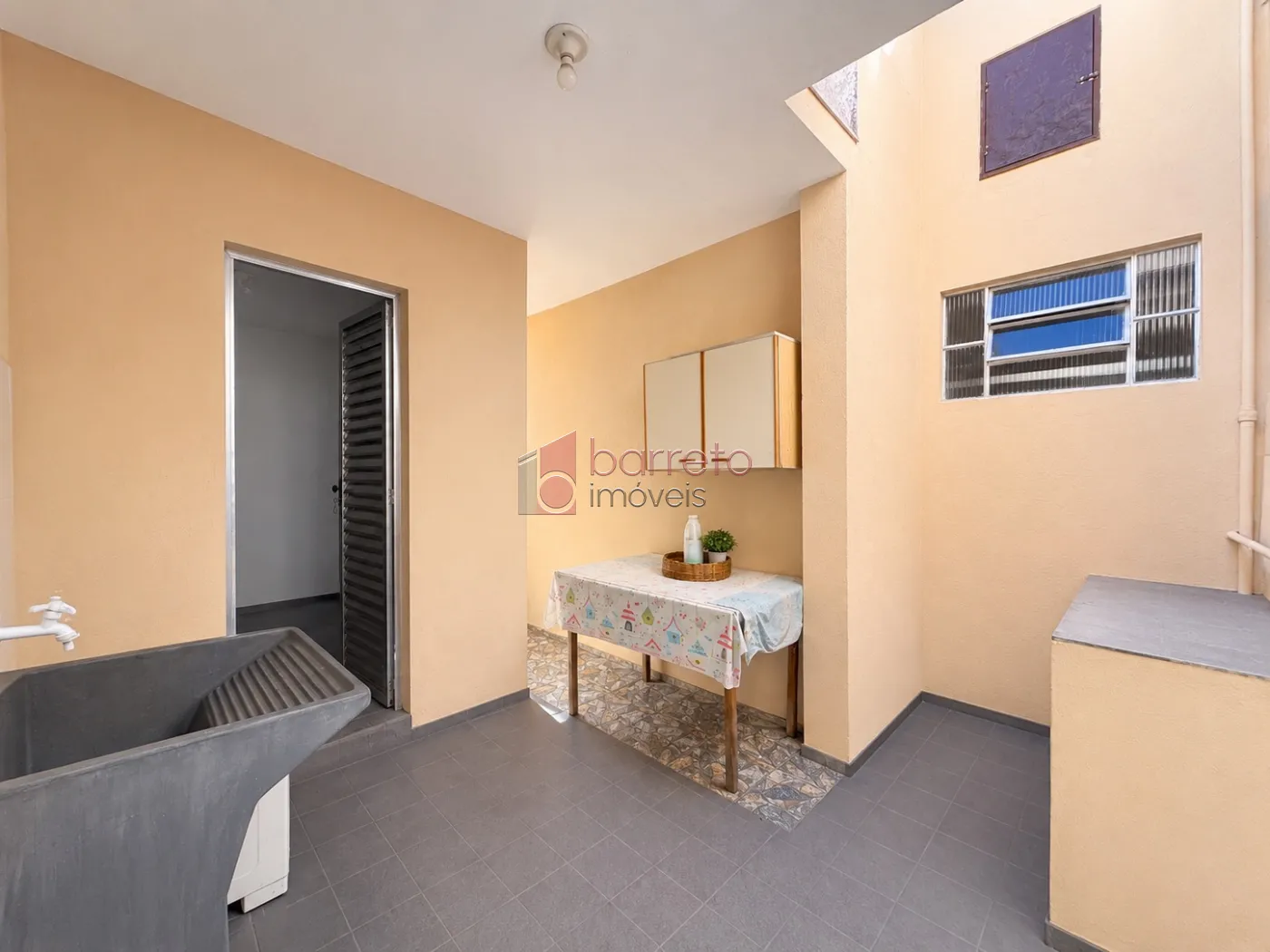 CASA TÉRREA À VENDA – 03 QUARTOS – JARDIM DANÚBIO – JUNDIAÍ/SP