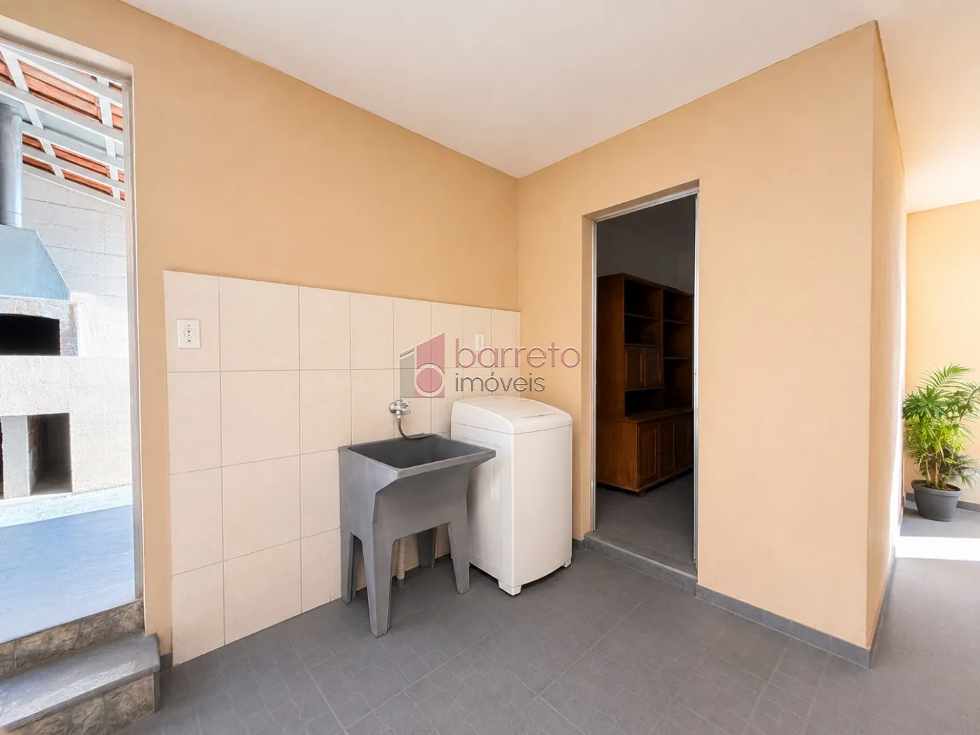 CASA TÉRREA À VENDA – 03 QUARTOS – JARDIM DANÚBIO – JUNDIAÍ/SP