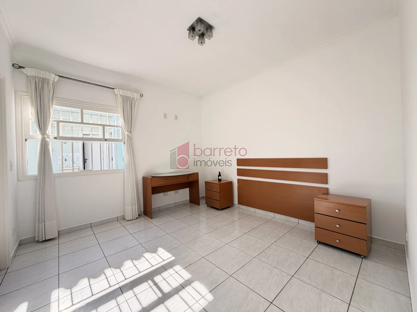 CASA TÉRREA À VENDA – 03 QUARTOS – VILA RIO BRANCO – JUNDIAÍ/SP