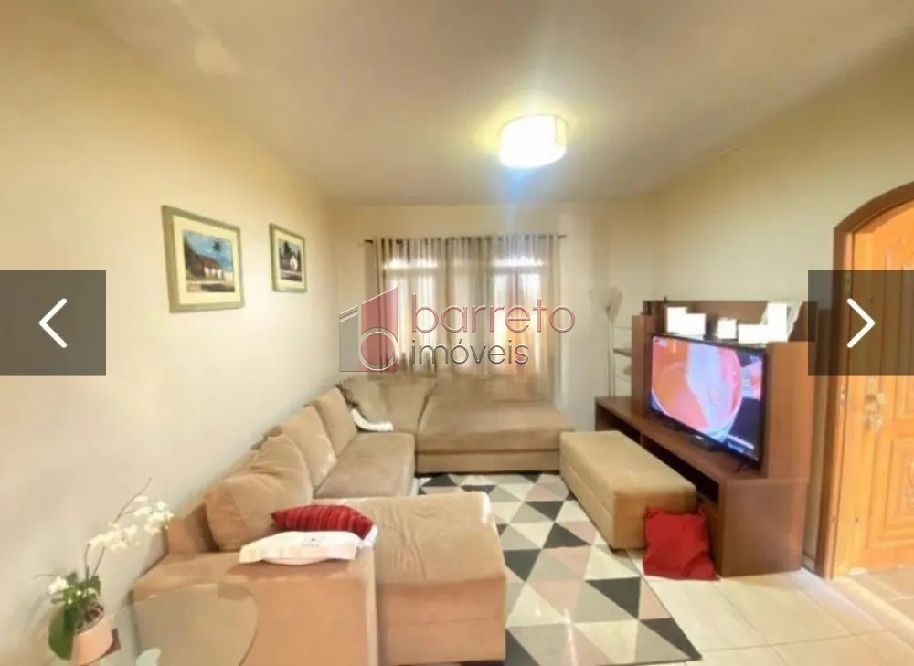 Casa para VENDA em Jundiaí SP bairro Vila Rafael de Oliveira (Centro) 3 dorms (1 suíte) Sala, Cozinha planejada. 3 Wcs. Área Gourmet. 2 vgs!