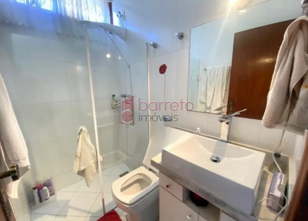 Casa para VENDA em Jundiaí SP bairro Vila Rafael de Oliveira (Centro) 3 dorms (1 suíte) Sala, Cozinha planejada. 3 Wcs. Área Gourmet. 2 vgs!
