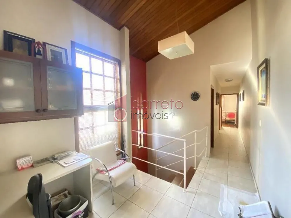 Casa para VENDA em Jundiaí SP bairro Vila Rafael de Oliveira (Centro) 3 dorms (1 suíte) Sala, Cozinha planejada. 3 Wcs. Área Gourmet. 2 vgs!