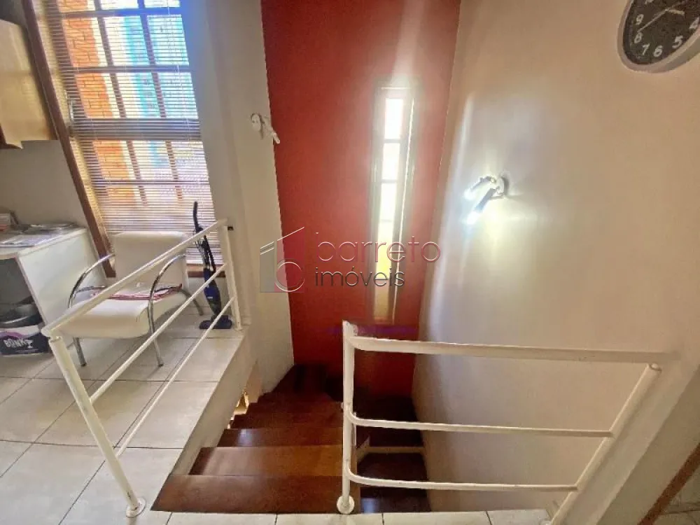 Casa para VENDA em Jundiaí SP bairro Vila Rafael de Oliveira (Centro) 3 dorms (1 suíte) Sala, Cozinha planejada. 3 Wcs. Área Gourmet. 2 vgs!