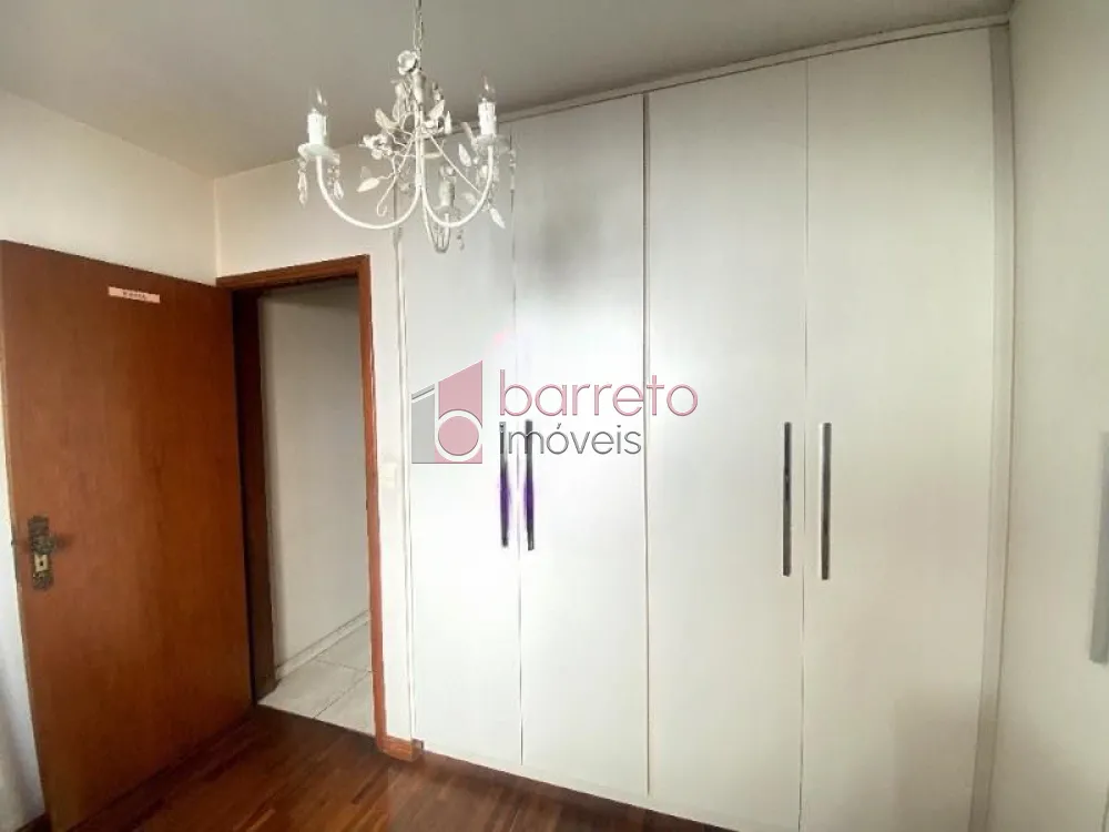Casa para VENDA em Jundiaí SP bairro Vila Rafael de Oliveira (Centro) 3 dorms (1 suíte) Sala, Cozinha planejada. 3 Wcs. Área Gourmet. 2 vgs!