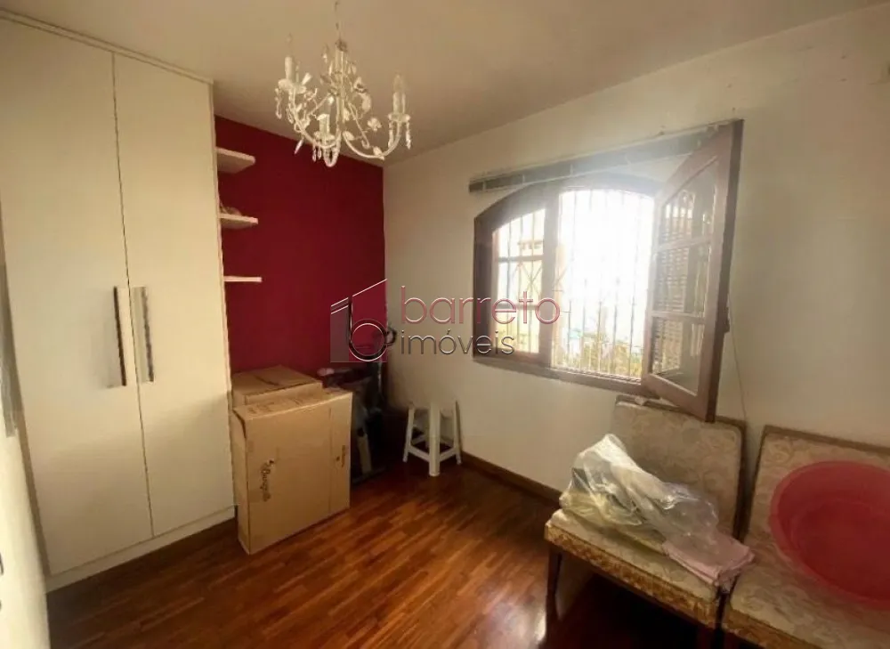 Casa para VENDA em Jundiaí SP bairro Vila Rafael de Oliveira (Centro) 3 dorms (1 suíte) Sala, Cozinha planejada. 3 Wcs. Área Gourmet. 2 vgs!