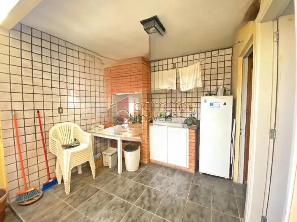 Casa para VENDA em Jundiaí SP bairro Vila Rafael de Oliveira (Centro) 3 dorms (1 suíte) Sala, Cozinha planejada. 3 Wcs. Área Gourmet. 2 vgs!
