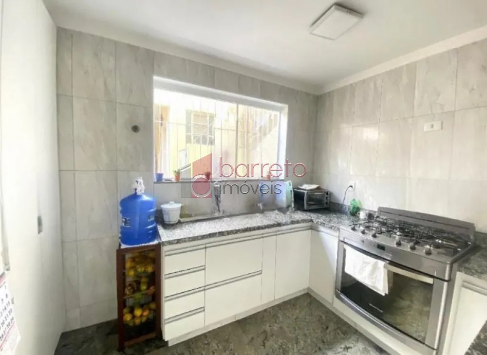 Casa para VENDA em Jundiaí SP bairro Vila Rafael de Oliveira (Centro) 3 dorms (1 suíte) Sala, Cozinha planejada. 3 Wcs. Área Gourmet. 2 vgs!