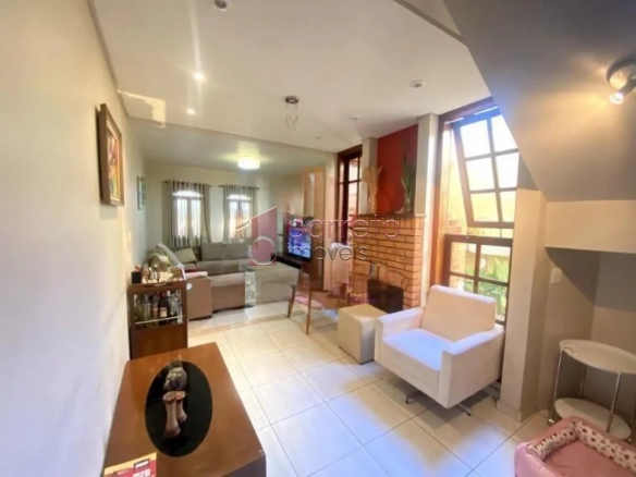 Casa para VENDA em Jundiaí SP bairro Vila Rafael de Oliveira (Centro) 3 dorms (1 suíte) Sala, Cozinha planejada. 3 Wcs. Área Gourmet. 2 vgs!