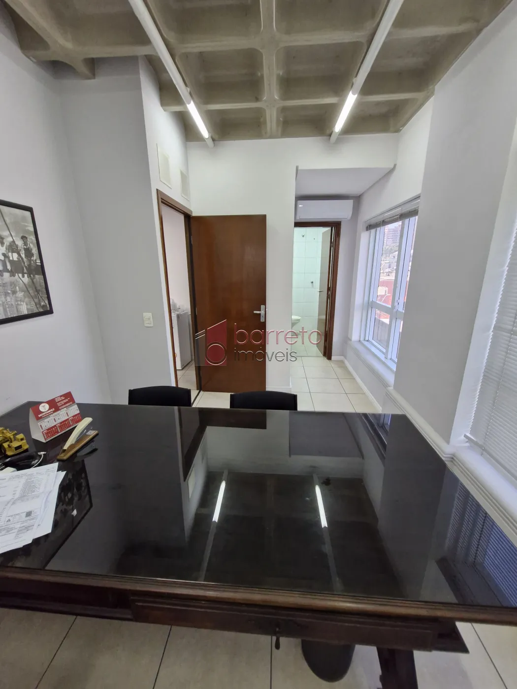 SALA COMERCIAL MOBILIADA NO EDIFÍCIO LIBERAL CENTURY NO CENTRO – JUNDIAÍ/SP