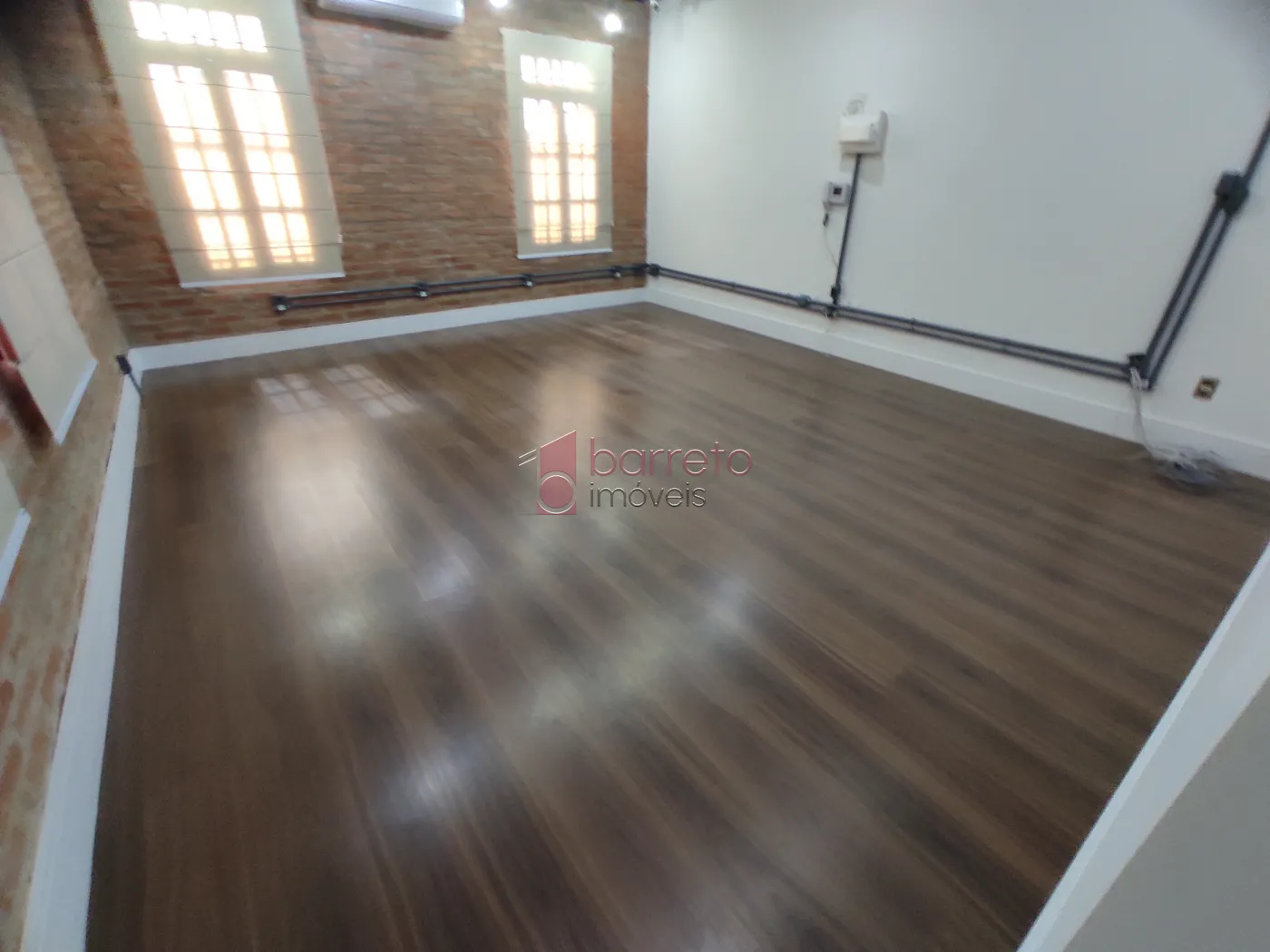 SOBRADO COMERCIAL PARA LOCAÇÃO NA BARÃO DE TEFFÉ NO ANHANGABAÚ – JUNDIAÍ/SP