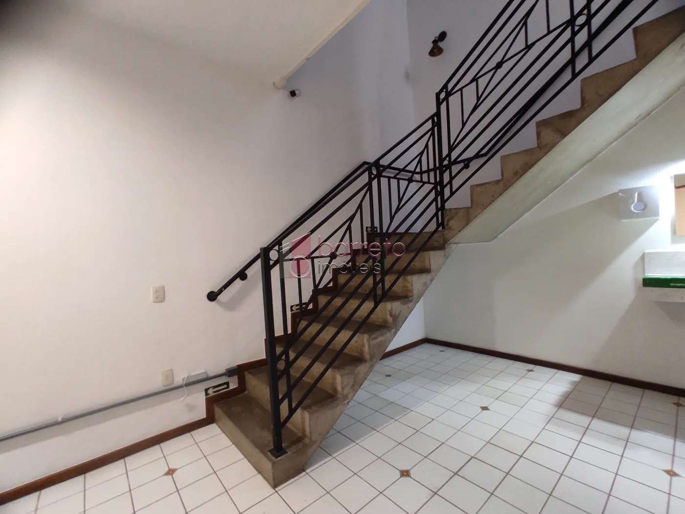 SOBRADO COMERCIAL PARA LOCAÇÃO NA BARÃO DE TEFFÉ NO ANHANGABAÚ – JUNDIAÍ/SP