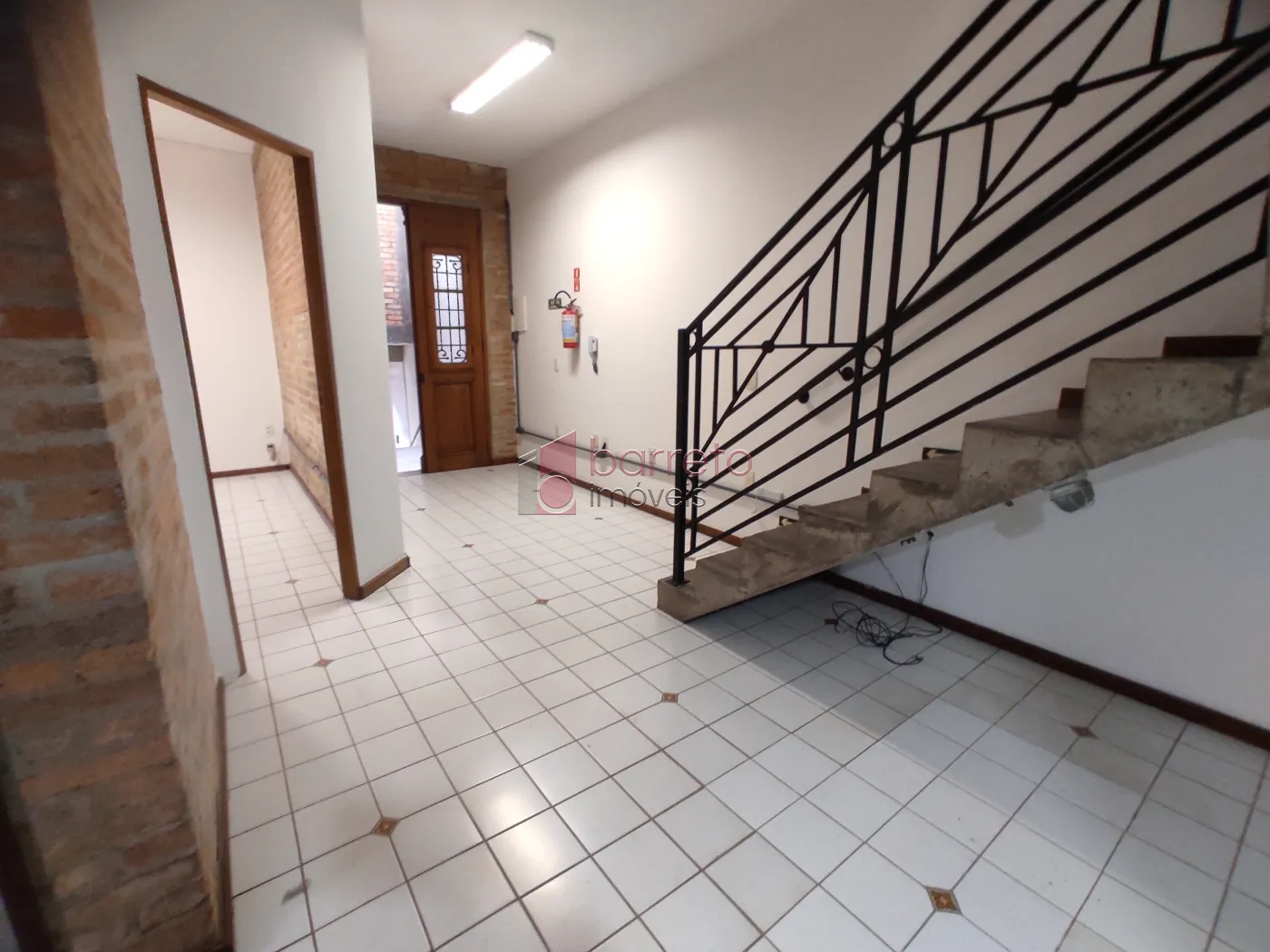 SOBRADO COMERCIAL PARA LOCAÇÃO NA BARÃO DE TEFFÉ NO ANHANGABAÚ – JUNDIAÍ/SP