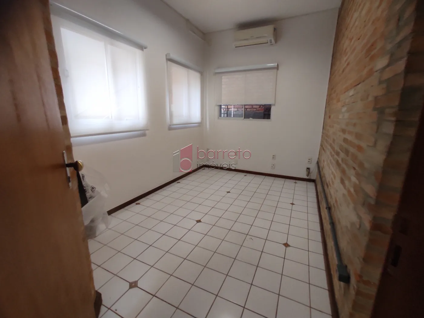 SOBRADO COMERCIAL PARA LOCAÇÃO NA BARÃO DE TEFFÉ NO ANHANGABAÚ – JUNDIAÍ/SP