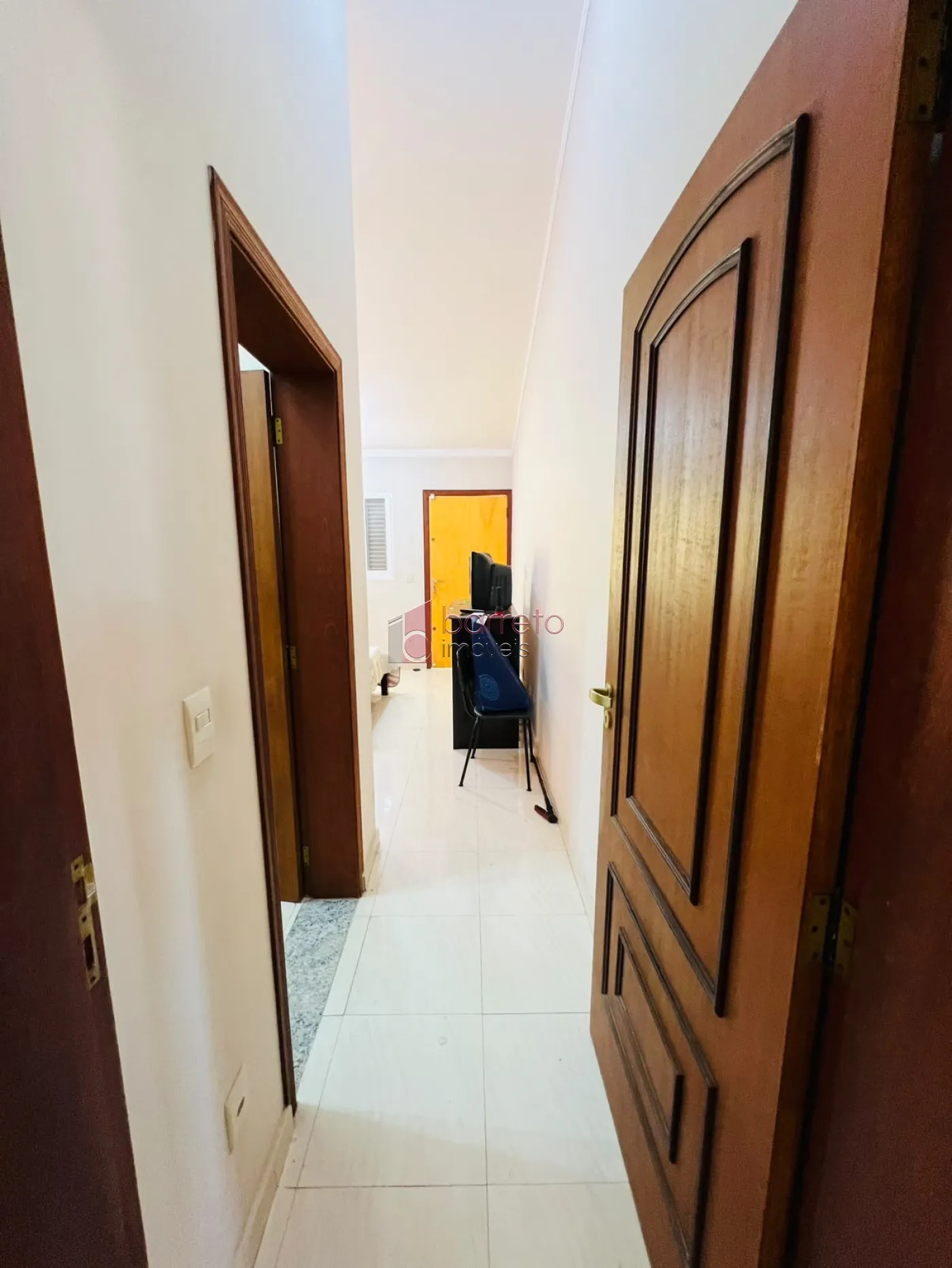 SOBRADO MOBILIADO OU SEMI MOBILIADO PARA LOCAÇÃO NO QUINTA DAS VIDEIRAS – JUNDIAÍ/SP