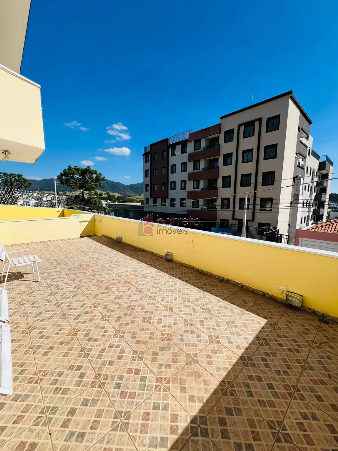 SOBRADO MOBILIADO OU SEMI MOBILIADO PARA LOCAÇÃO NO QUINTA DAS VIDEIRAS – JUNDIAÍ/SP