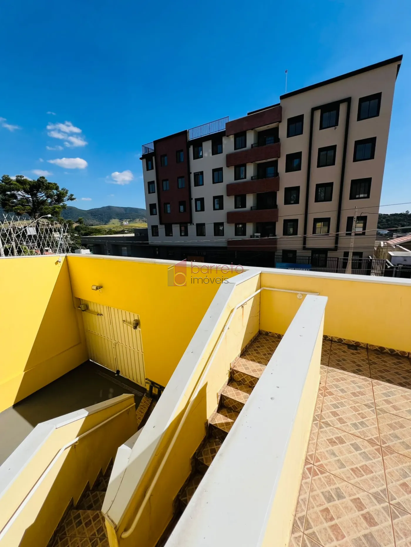 SOBRADO MOBILIADO OU SEMI MOBILIADO PARA LOCAÇÃO NO QUINTA DAS VIDEIRAS – JUNDIAÍ/SP