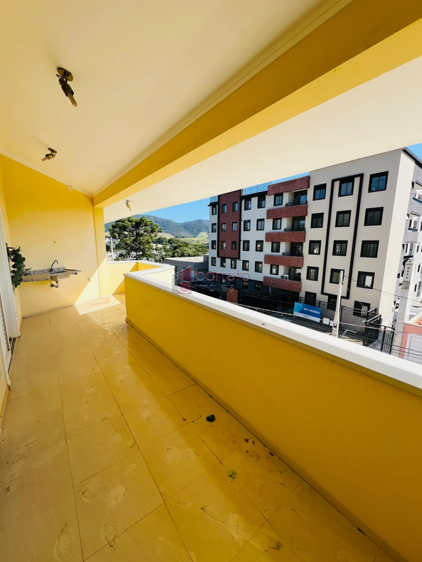 SOBRADO MOBILIADO OU SEMI MOBILIADO PARA LOCAÇÃO NO QUINTA DAS VIDEIRAS – JUNDIAÍ/SP