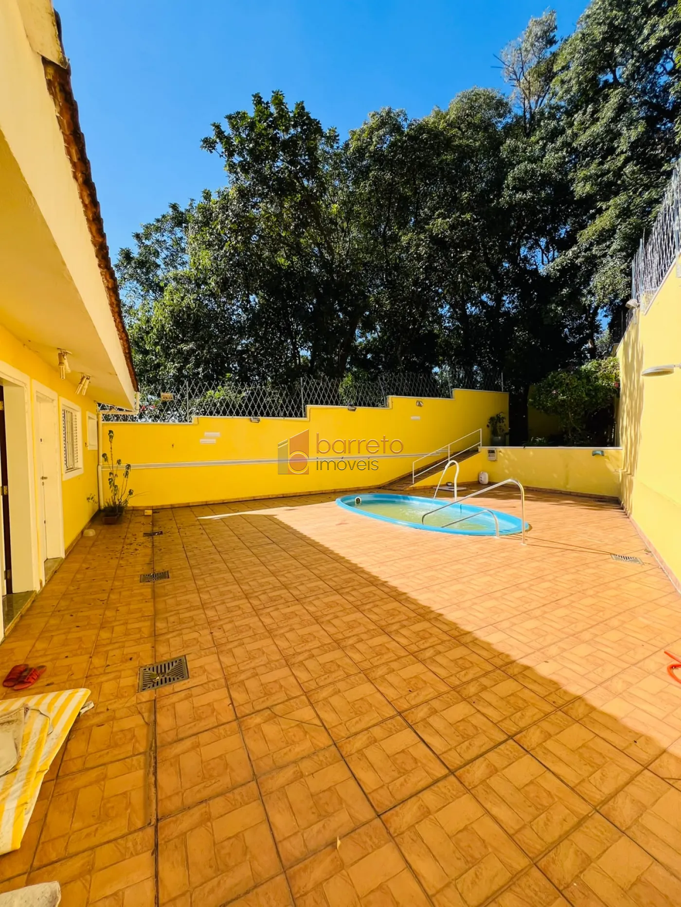 SOBRADO MOBILIADO OU SEMI MOBILIADO PARA LOCAÇÃO NO QUINTA DAS VIDEIRAS – JUNDIAÍ/SP
