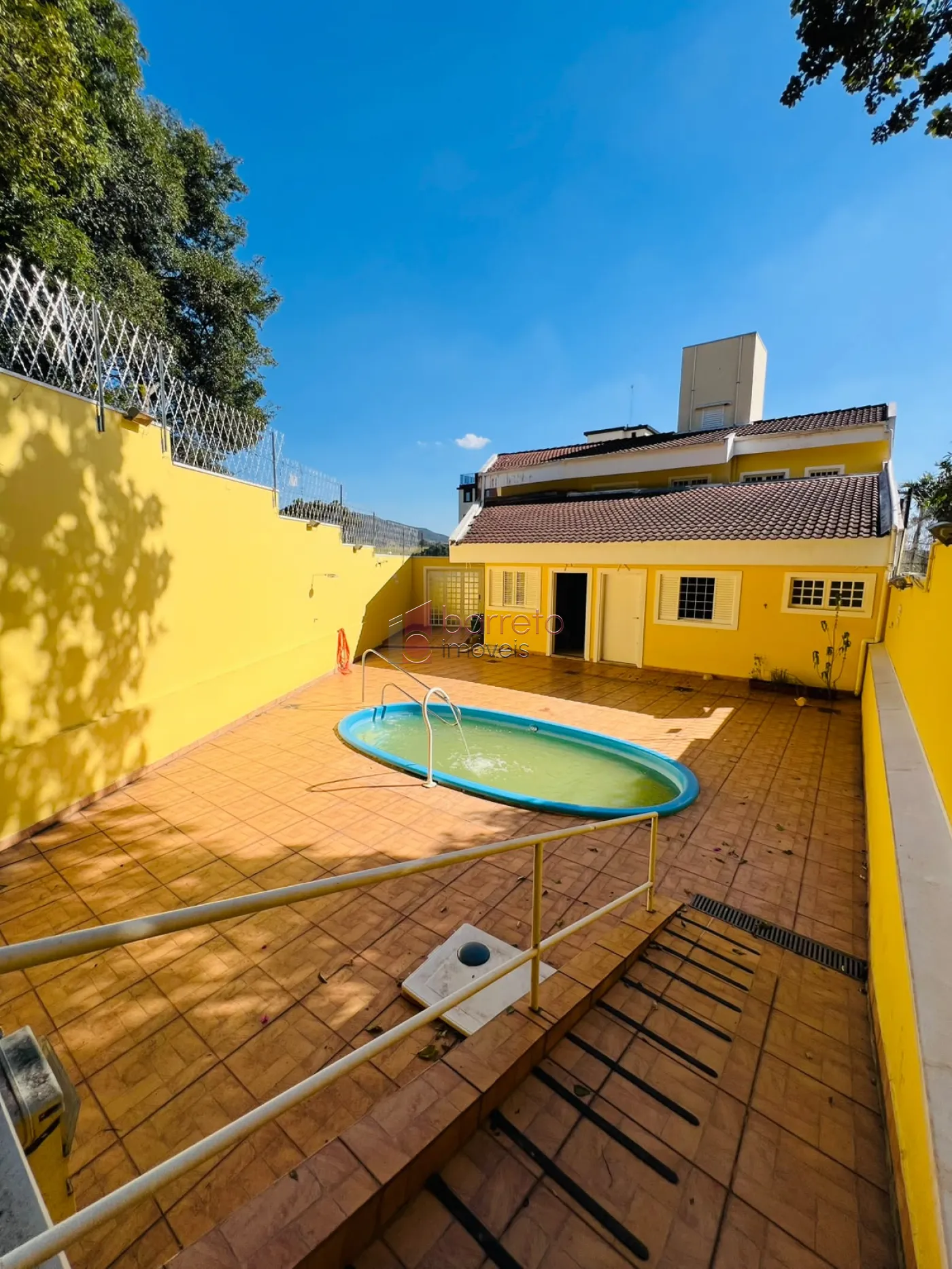 SOBRADO MOBILIADO OU SEMI MOBILIADO PARA LOCAÇÃO NO QUINTA DAS VIDEIRAS – JUNDIAÍ/SP