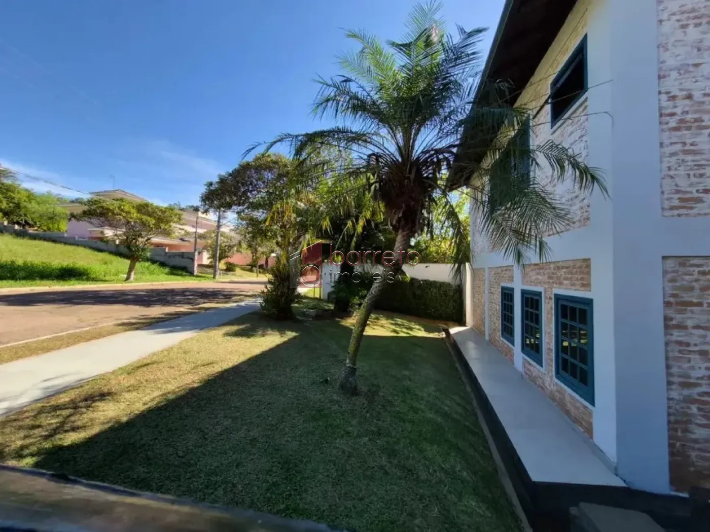 SOBRADO MOBILIADO PARA LOCAÇÃO NO CONDOMÍNIO QUARTIER LES RESIDENCES NO CAXAMBU – JUNDIAÍ/SP