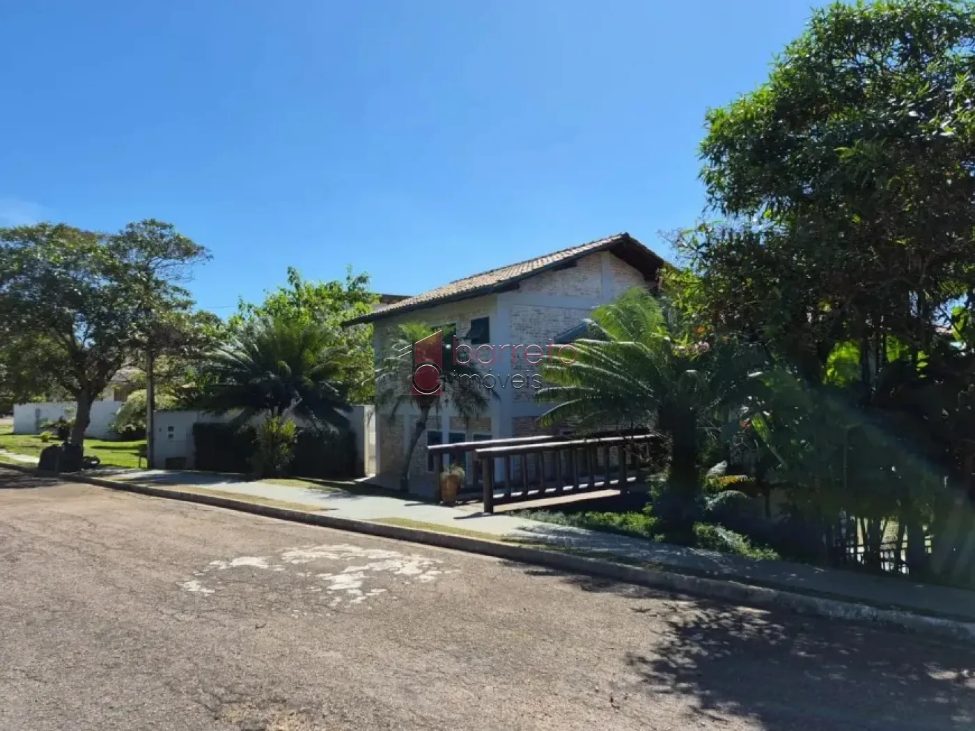 SOBRADO MOBILIADO PARA LOCAÇÃO NO CONDOMÍNIO QUARTIER LES RESIDENCES NO CAXAMBU – JUNDIAÍ/SP