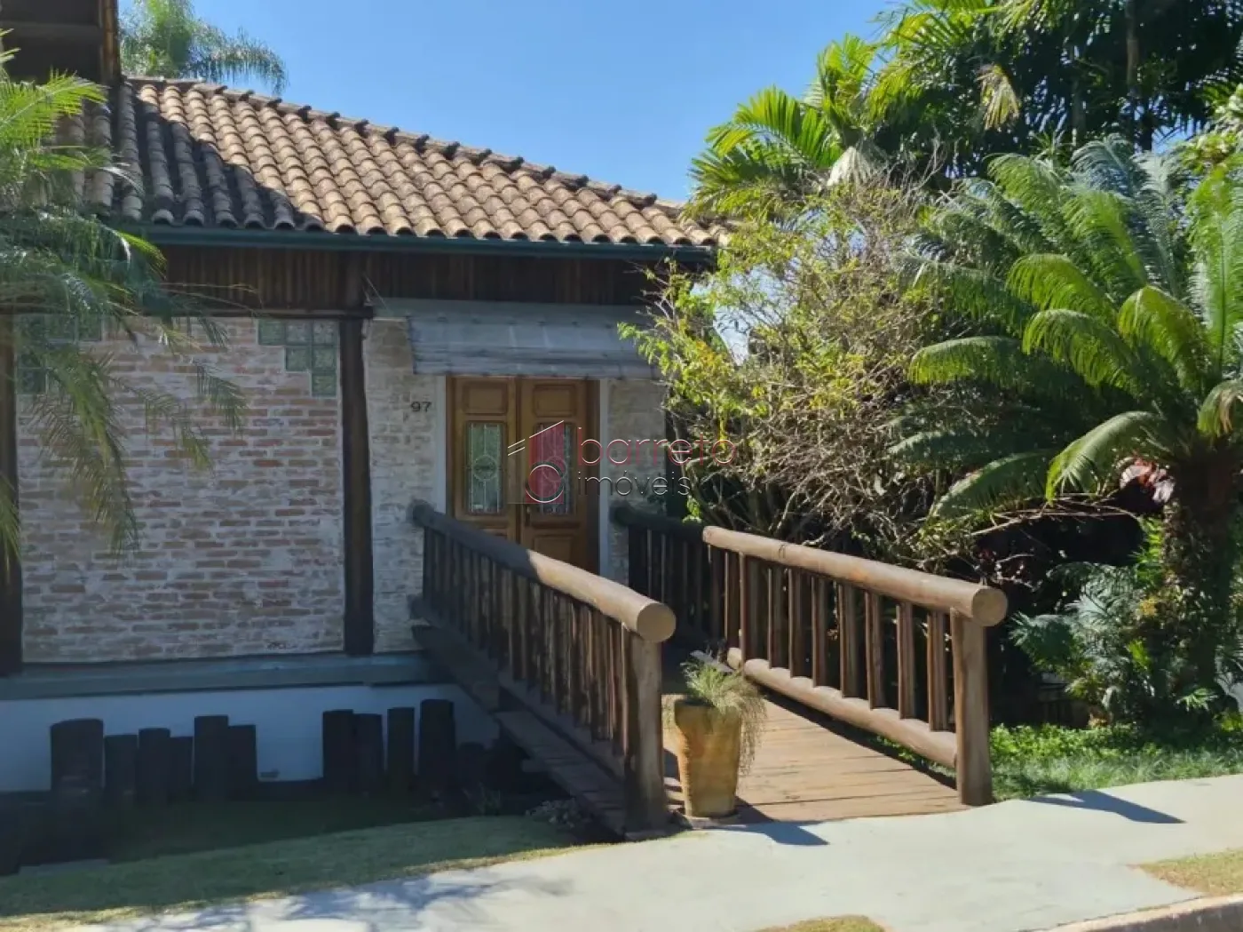 SOBRADO MOBILIADO PARA LOCAÇÃO NO CONDOMÍNIO QUARTIER LES RESIDENCES NO CAXAMBU – JUNDIAÍ/SP