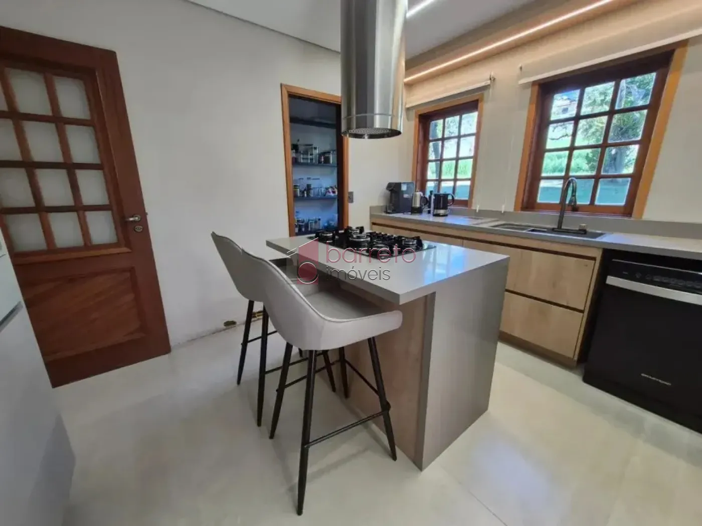 SOBRADO MOBILIADO PARA LOCAÇÃO NO CONDOMÍNIO QUARTIER LES RESIDENCES NO CAXAMBU – JUNDIAÍ/SP
