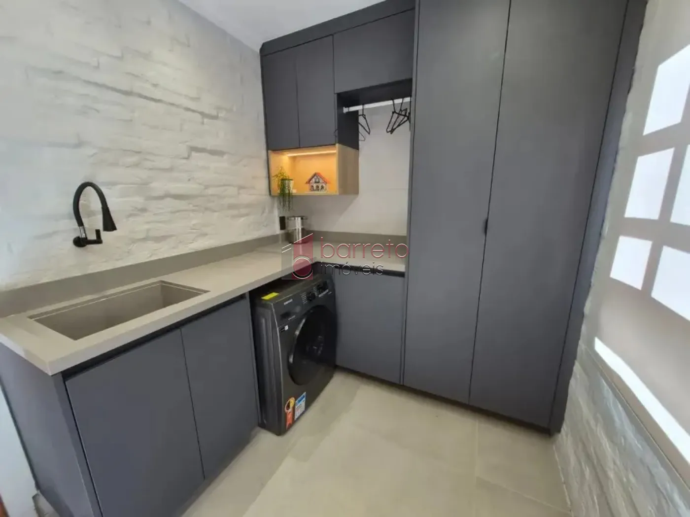 SOBRADO MOBILIADO PARA LOCAÇÃO NO CONDOMÍNIO QUARTIER LES RESIDENCES NO CAXAMBU – JUNDIAÍ/SP