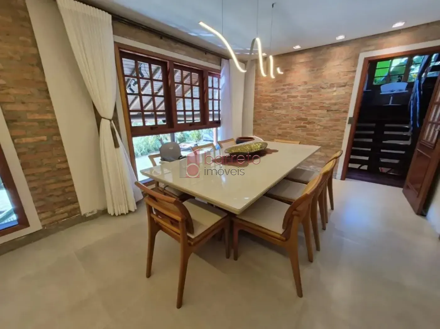 SOBRADO MOBILIADO PARA LOCAÇÃO NO CONDOMÍNIO QUARTIER LES RESIDENCES NO CAXAMBU – JUNDIAÍ/SP