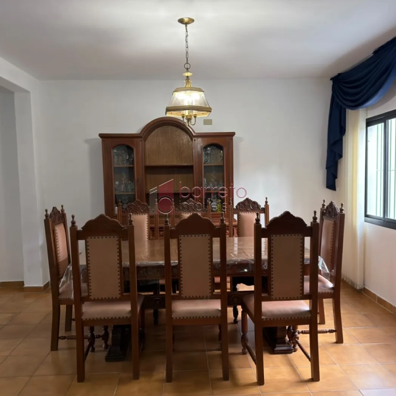 CASA COM 04 DORMITÓRIOS À VENDA EM CAMPO LIMPO PAULISTA/SP
