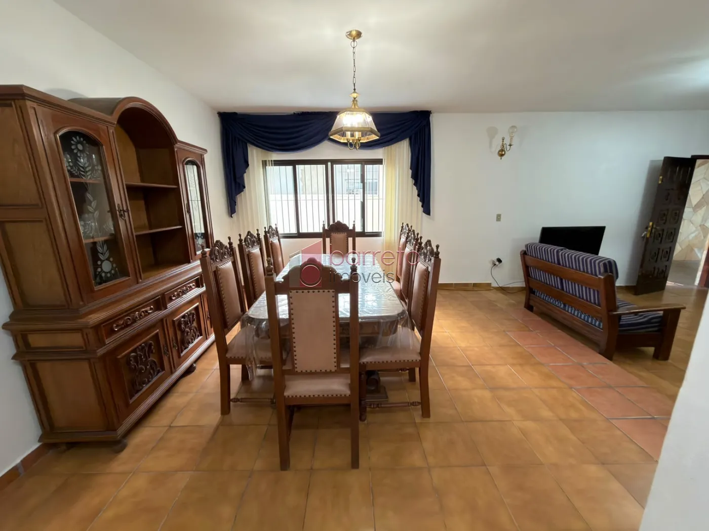 CASA COM 04 DORMITÓRIOS À VENDA EM CAMPO LIMPO PAULISTA/SP