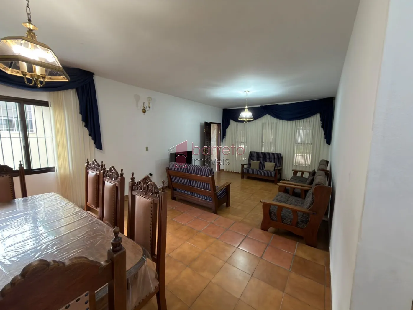 CASA COM 04 DORMITÓRIOS À VENDA EM CAMPO LIMPO PAULISTA/SP