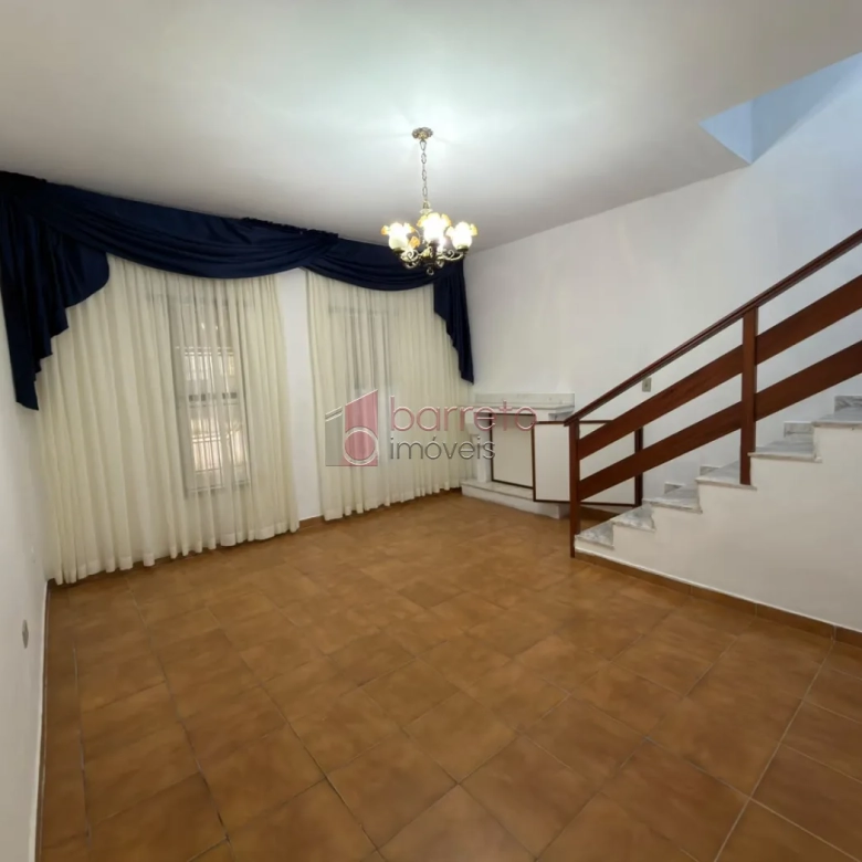 CASA COM 04 DORMITÓRIOS À VENDA EM CAMPO LIMPO PAULISTA/SP
