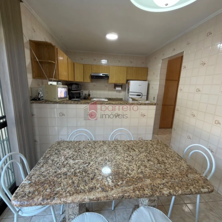 CASA COM 04 DORMITÓRIOS À VENDA EM CAMPO LIMPO PAULISTA/SP