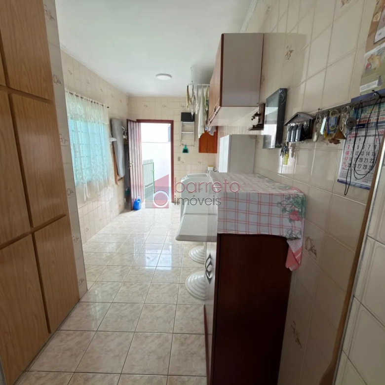 CASA COM 04 DORMITÓRIOS À VENDA EM CAMPO LIMPO PAULISTA/SP