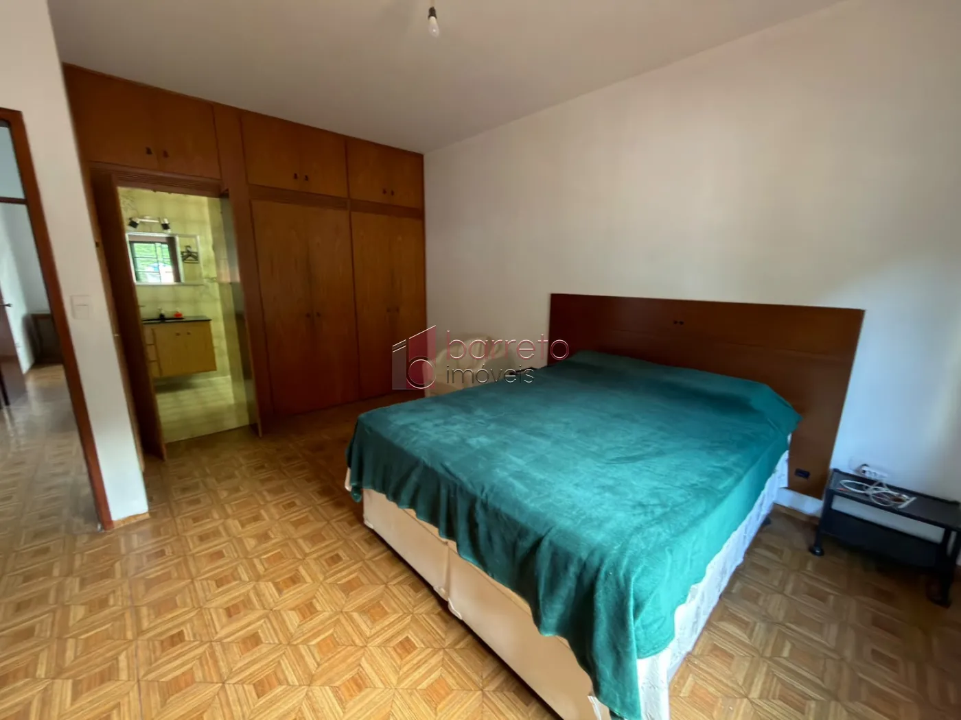 CASA COM 04 DORMITÓRIOS À VENDA EM CAMPO LIMPO PAULISTA/SP