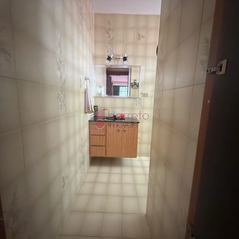 CASA COM 04 DORMITÓRIOS À VENDA EM CAMPO LIMPO PAULISTA/SP